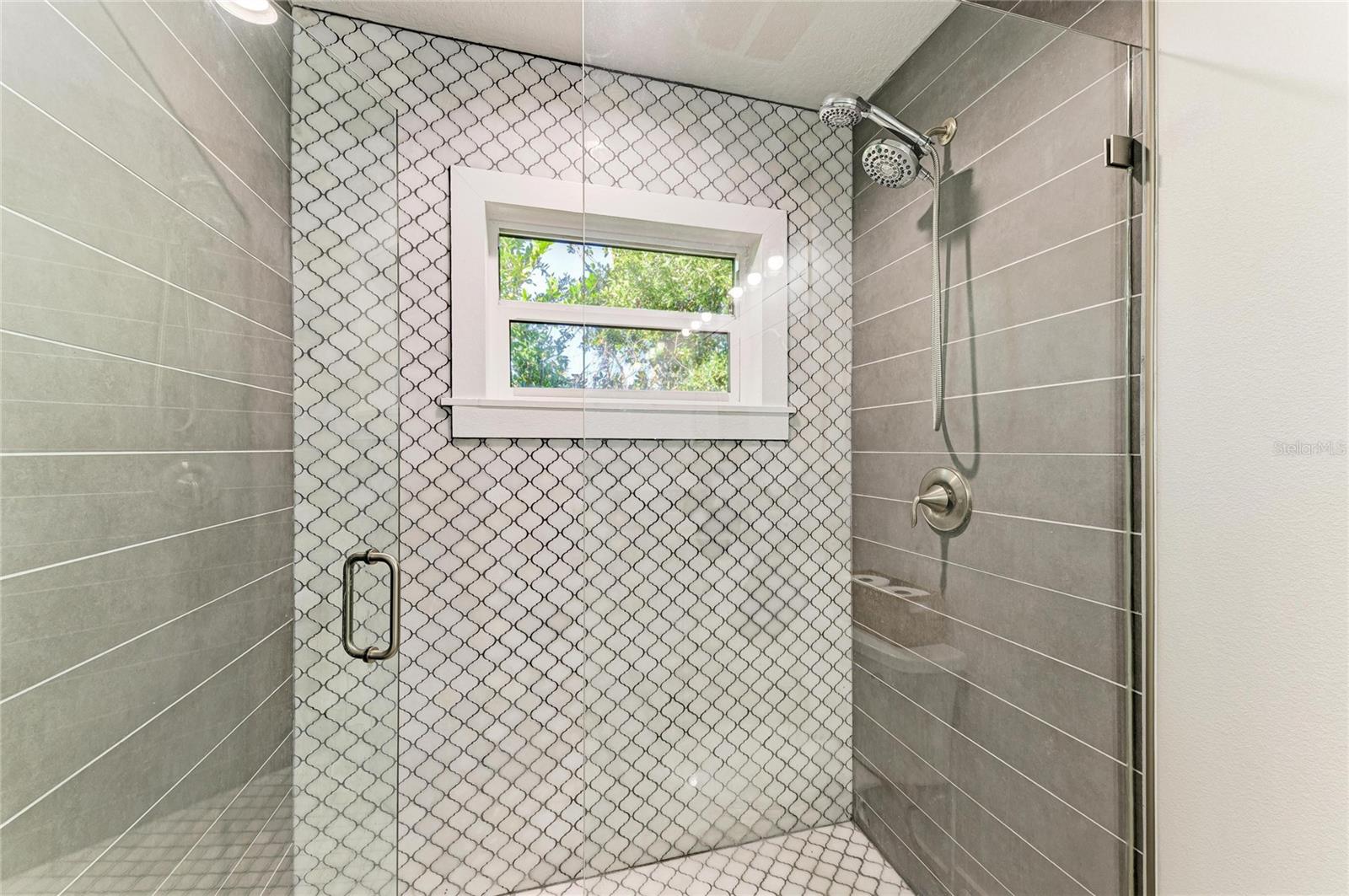 Image 28 of 54 For 606 19th Avenue W