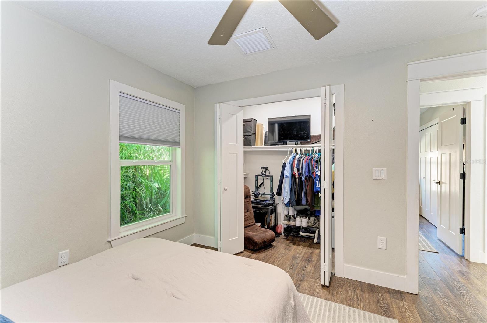 Image 32 of 54 For 606 19th Avenue W