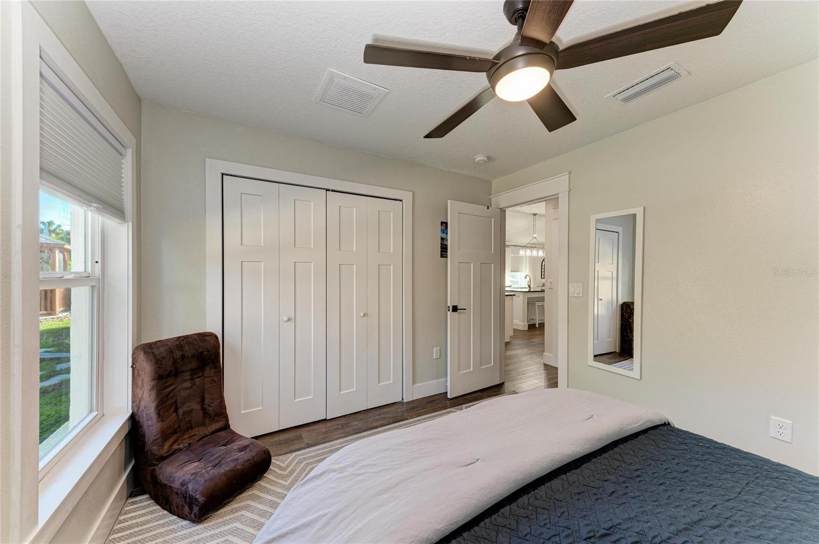 Image 36 of 54 For 606 19th Avenue W