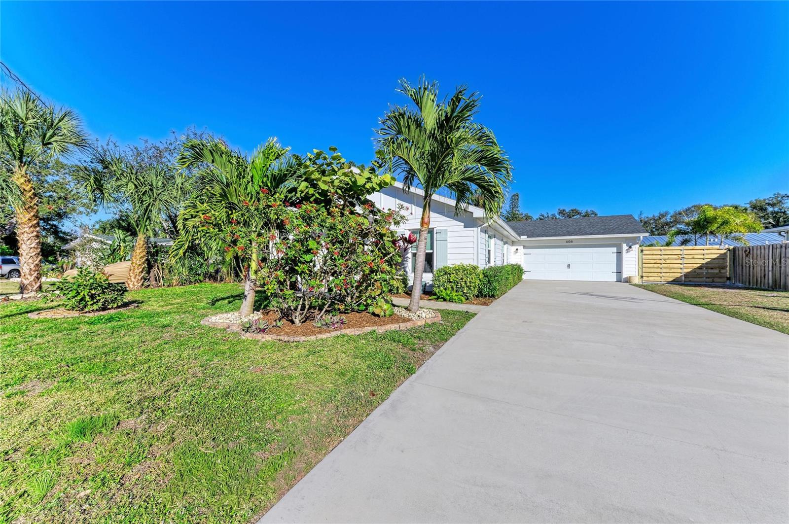 Image 5 of 54 For 606 19th Avenue W