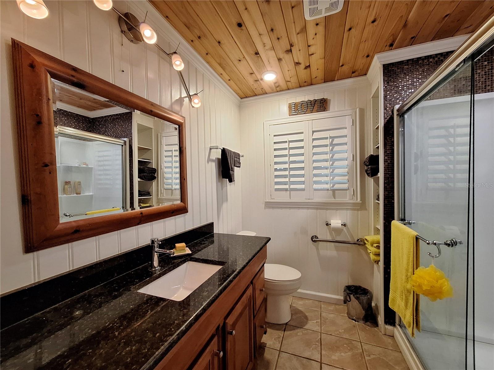 Image 13 of 46 For 218 22nd Street Ne