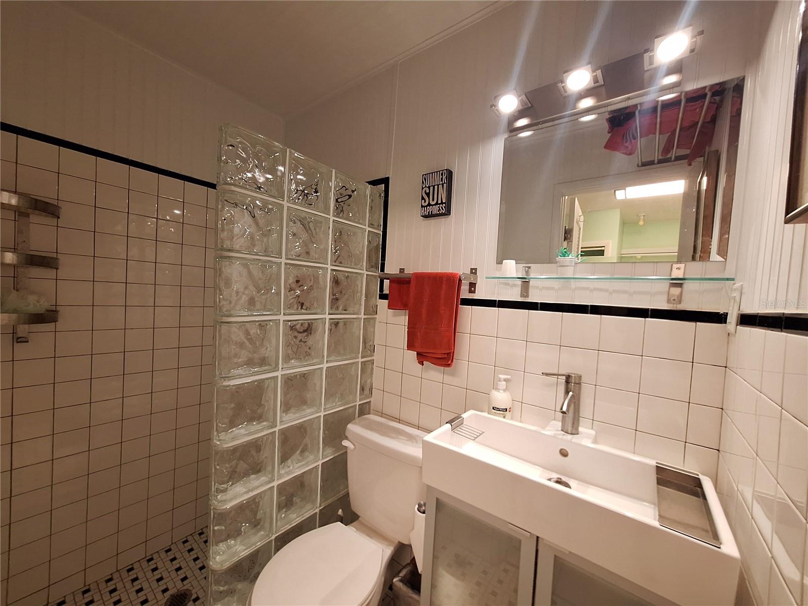 Image 23 of 46 For 218 22nd Street Ne