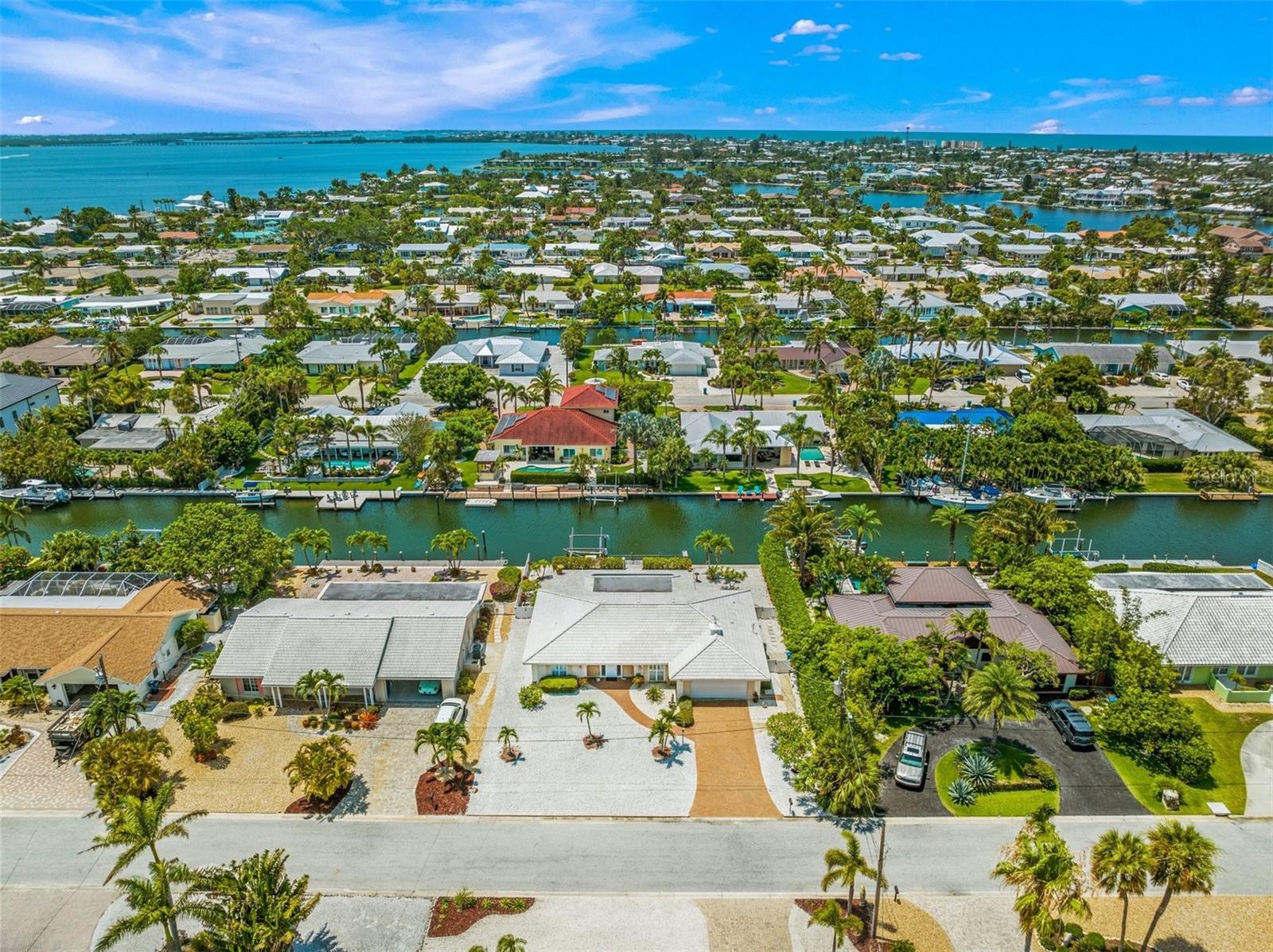 Image 11 of 63 For 614 Gladstone Lane