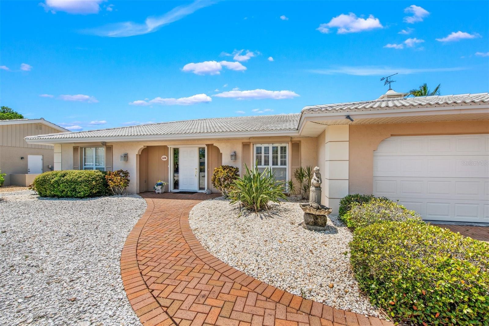 Image 13 of 63 For 614 Gladstone Lane