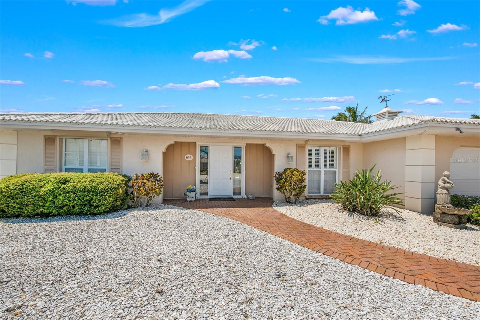 Image 14 of 63 For 614 Gladstone Lane