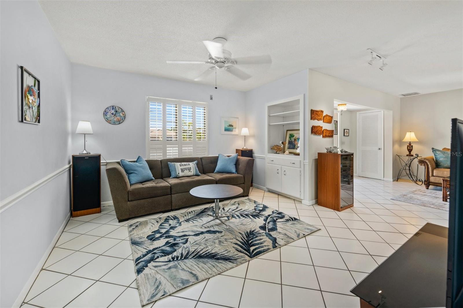 Image 16 of 63 For 614 Gladstone Lane