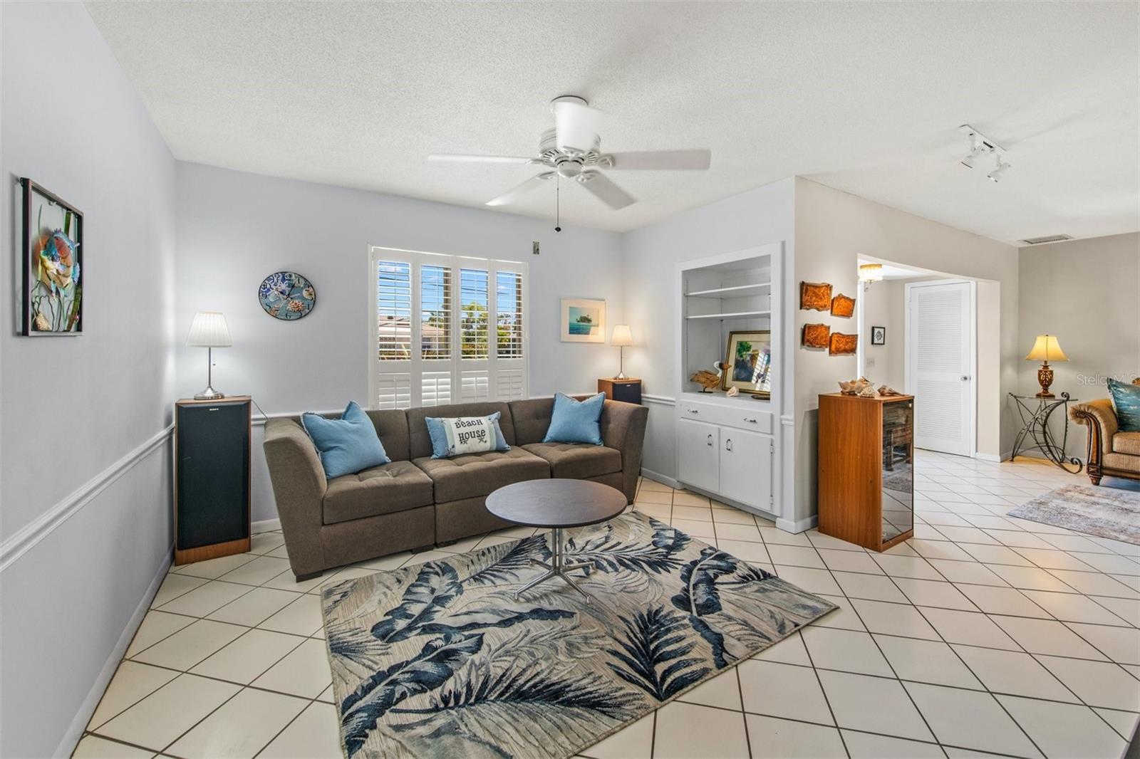 Image 18 of 63 For 614 Gladstone Lane