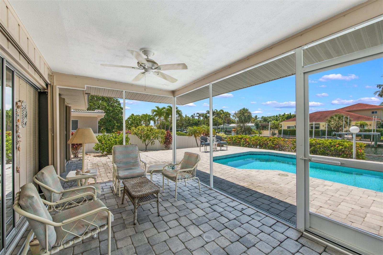 Image 34 of 63 For 614 Gladstone Lane