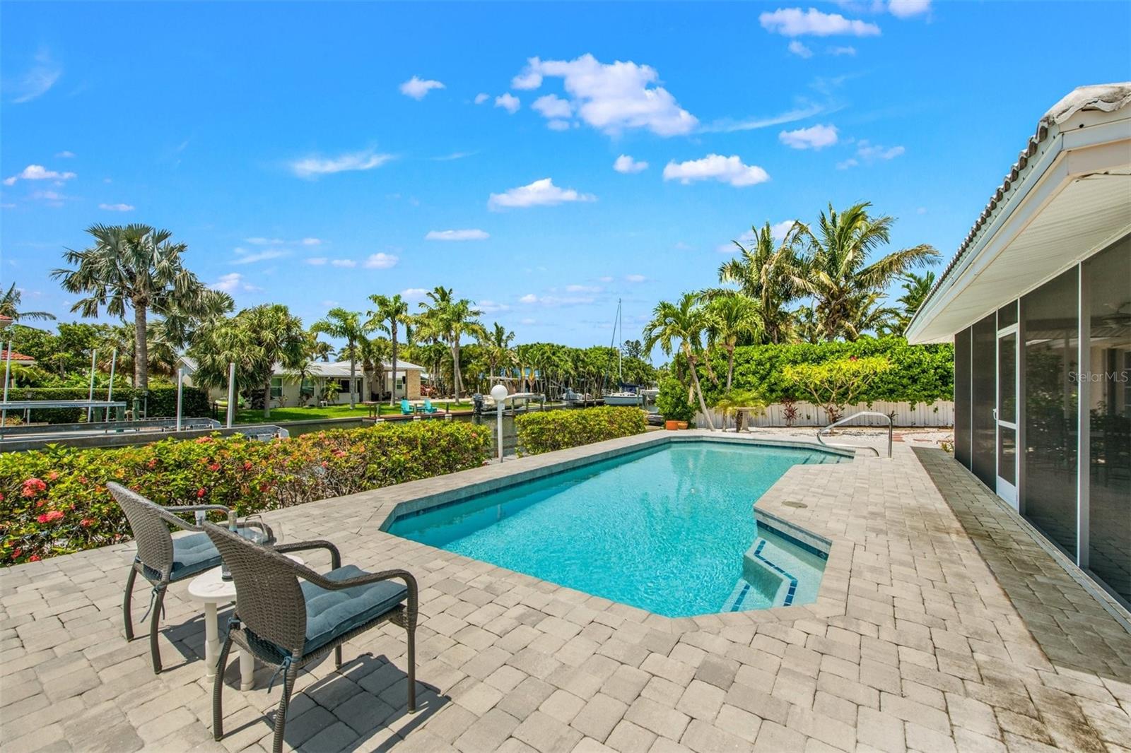 Image 37 of 63 For 614 Gladstone Lane