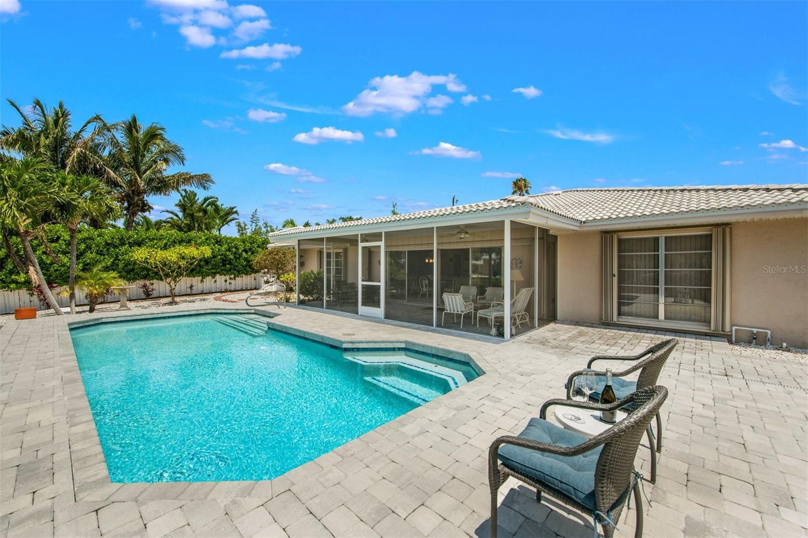 Image 38 of 63 For 614 Gladstone Lane