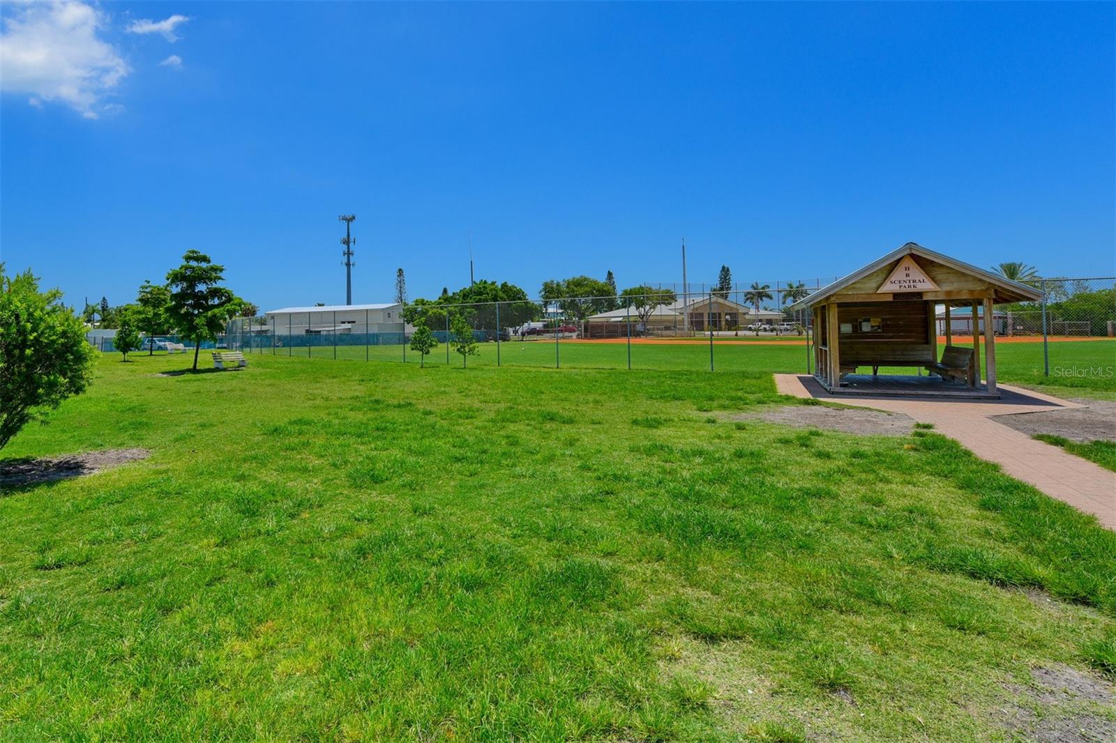 Image 55 of 63 For 614 Gladstone Lane