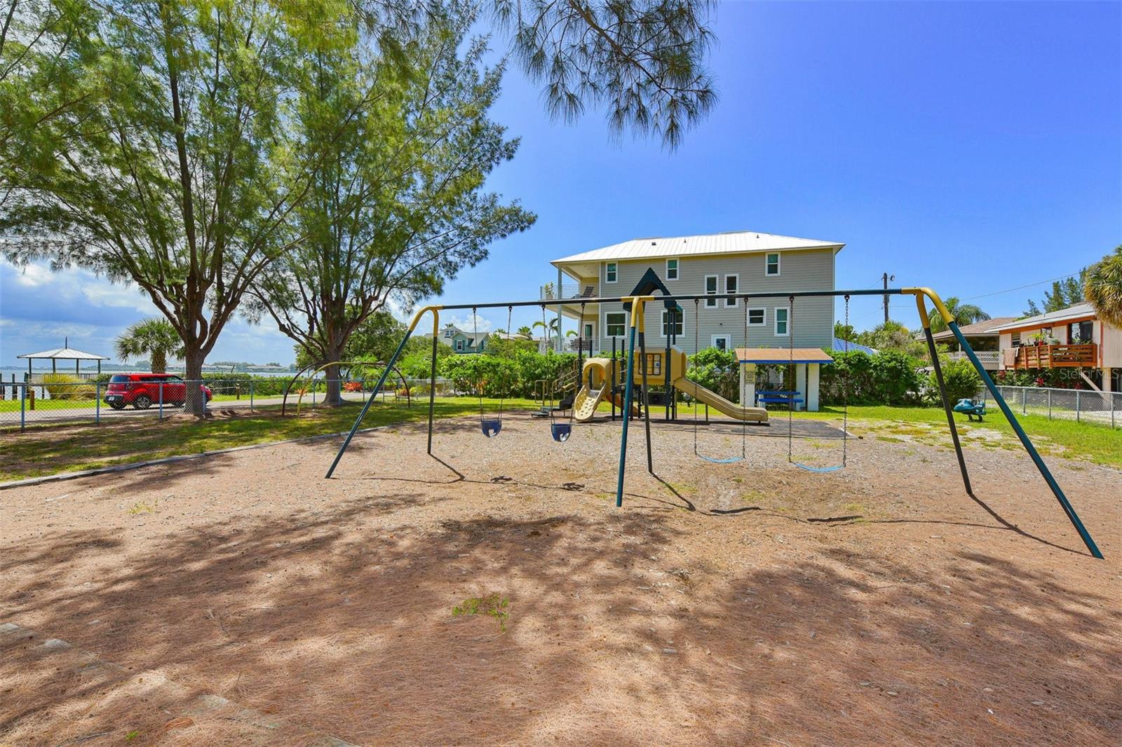 Image 60 of 63 For 614 Gladstone Lane