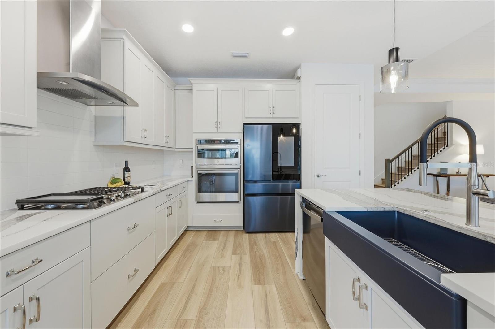 Image 14 of 66 For 17727 Savory Mist Circle