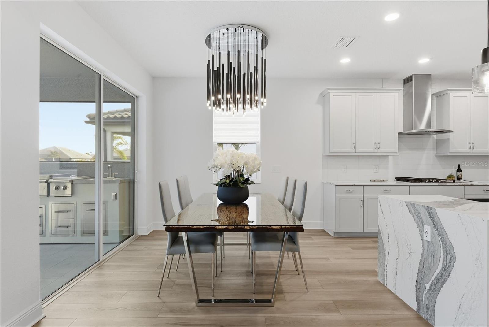 Image 16 of 66 For 17727 Savory Mist Circle