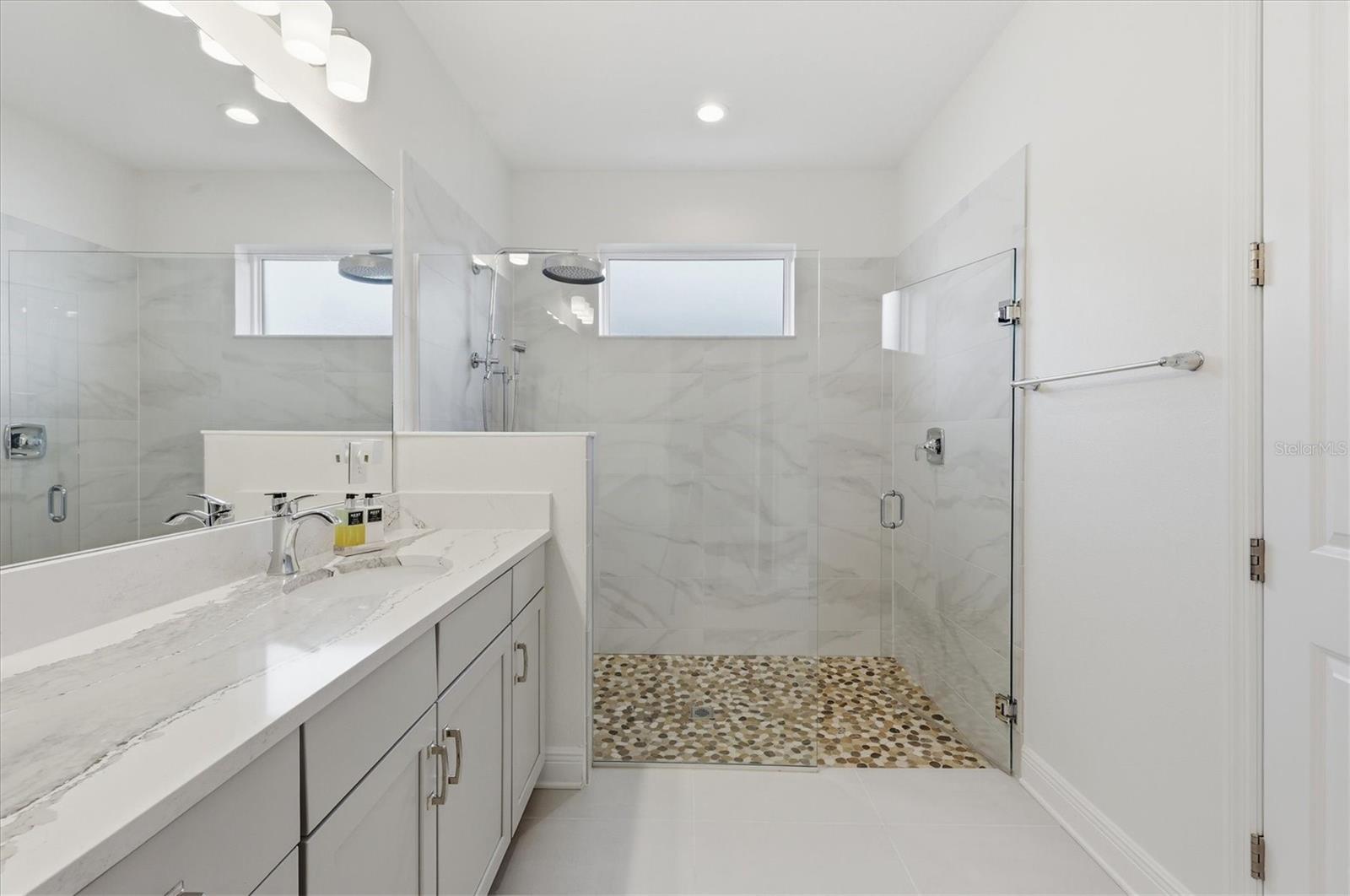 Image 19 of 66 For 17727 Savory Mist Circle