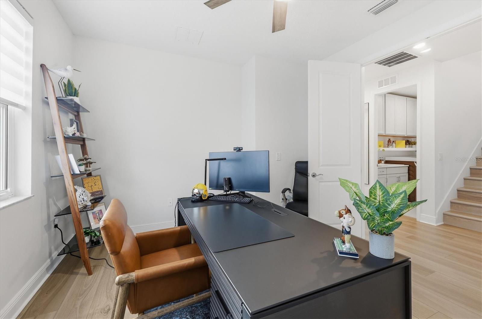 Image 26 of 66 For 17727 Savory Mist Circle