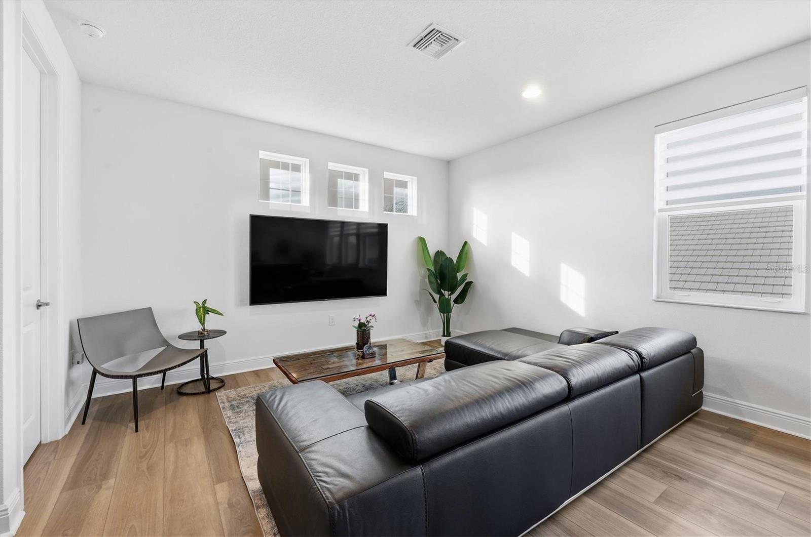 Image 29 of 66 For 17727 Savory Mist Circle