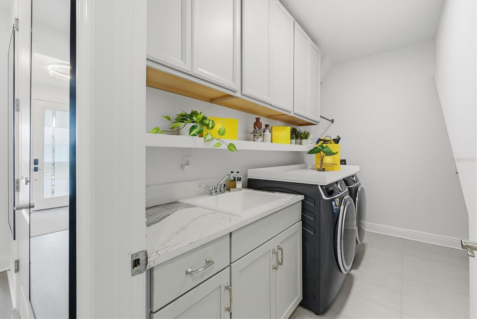 Image 33 of 66 For 17727 Savory Mist Circle