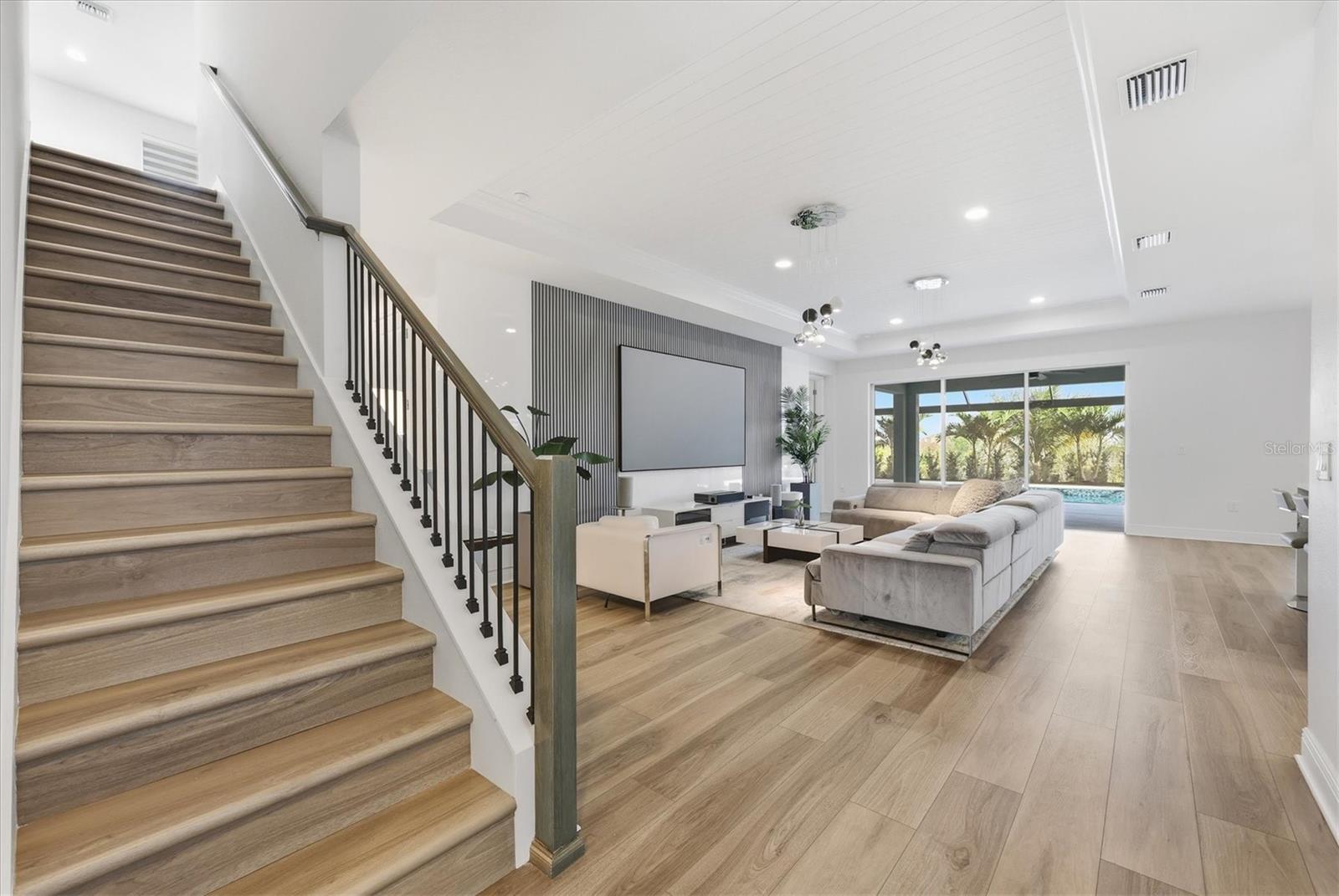 Image 5 of 66 For 17727 Savory Mist Circle