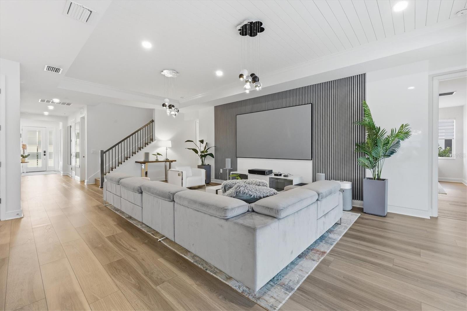 Image 8 of 66 For 17727 Savory Mist Circle