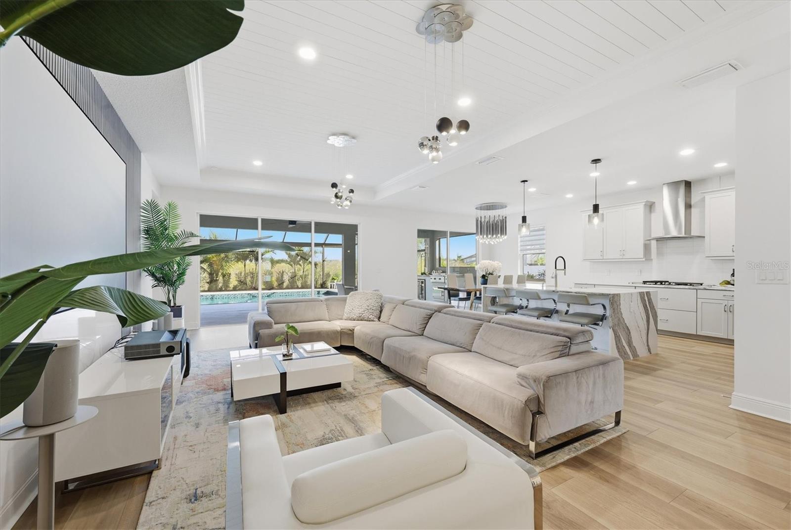 Image 9 of 66 For 17727 Savory Mist Circle