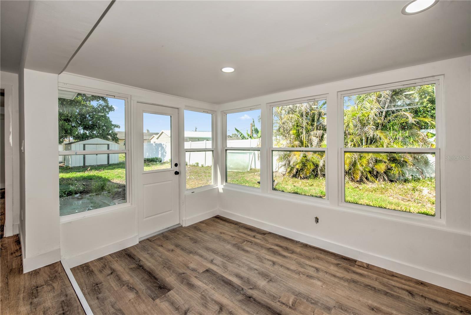 Image 22 of 22 For 160 Francis Drive Ne