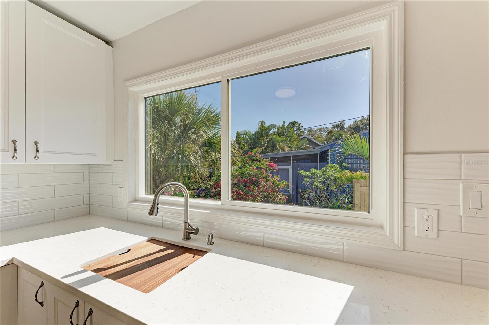 Image 15 of 35 For 3194 10th Avenue N