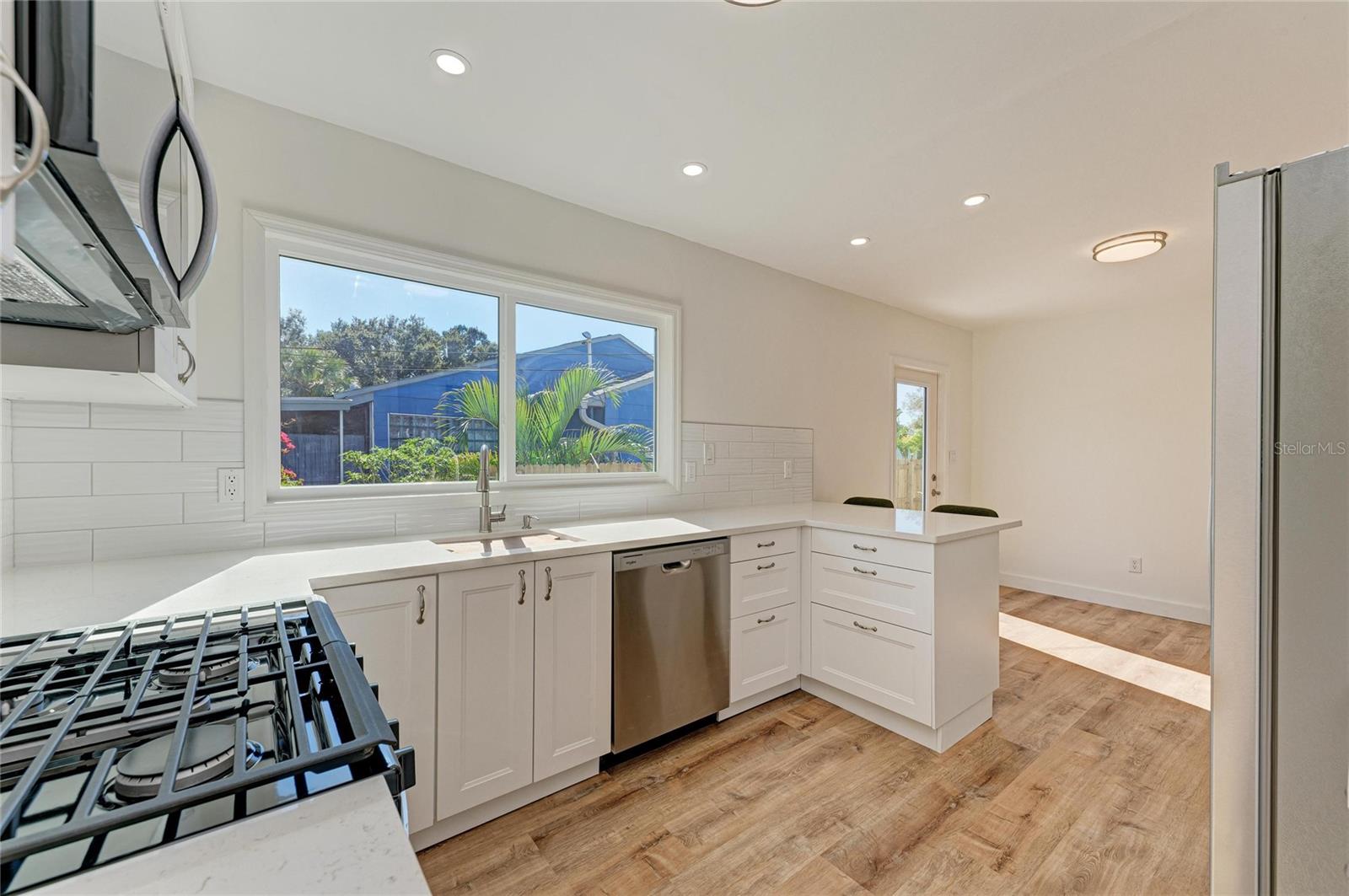 Image 16 of 35 For 3194 10th Avenue N