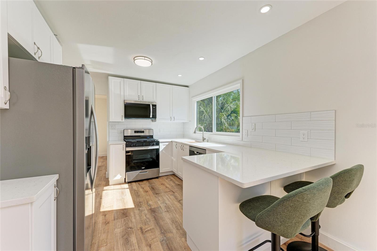 Image 18 of 35 For 3194 10th Avenue N