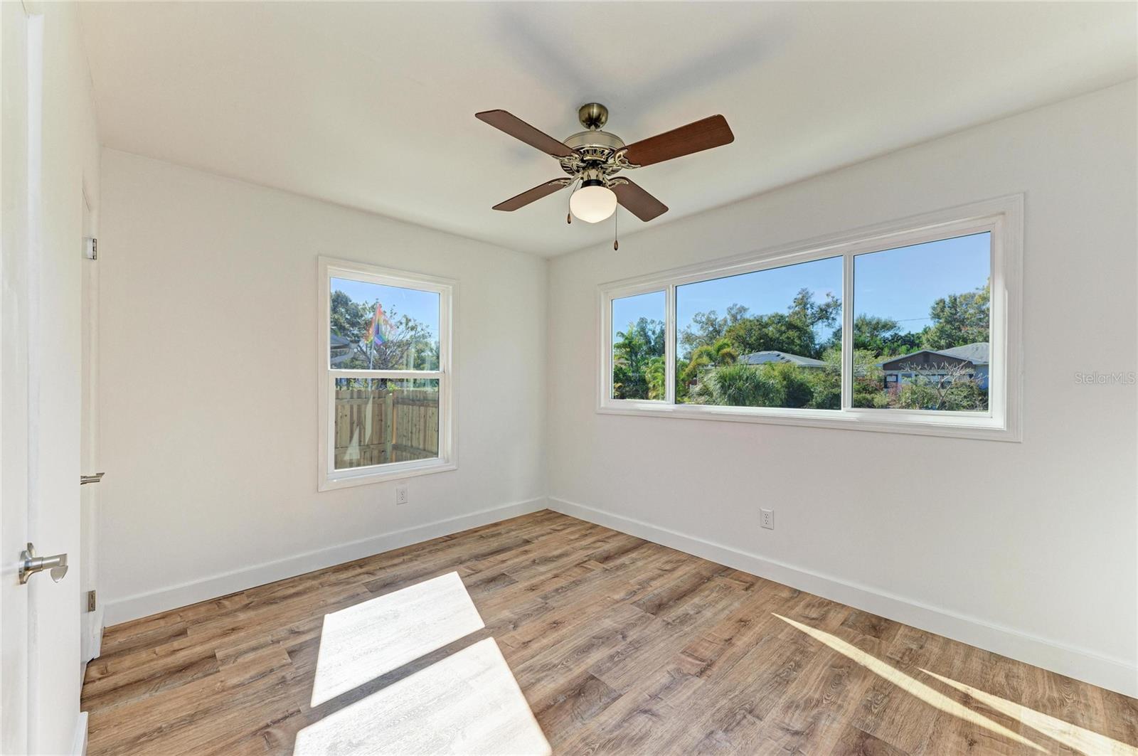 Image 26 of 35 For 3194 10th Avenue N