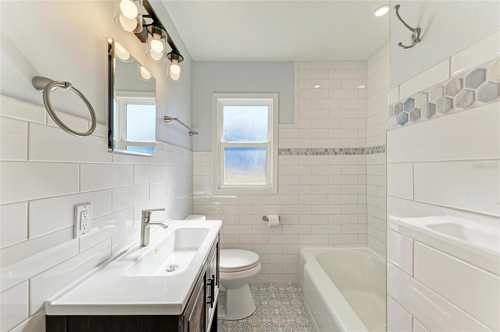 Image 27 of 35 For 3194 10th Avenue N