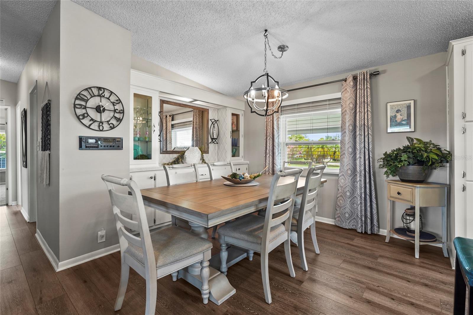 Image 14 of 82 For 8470 Imperial Circle