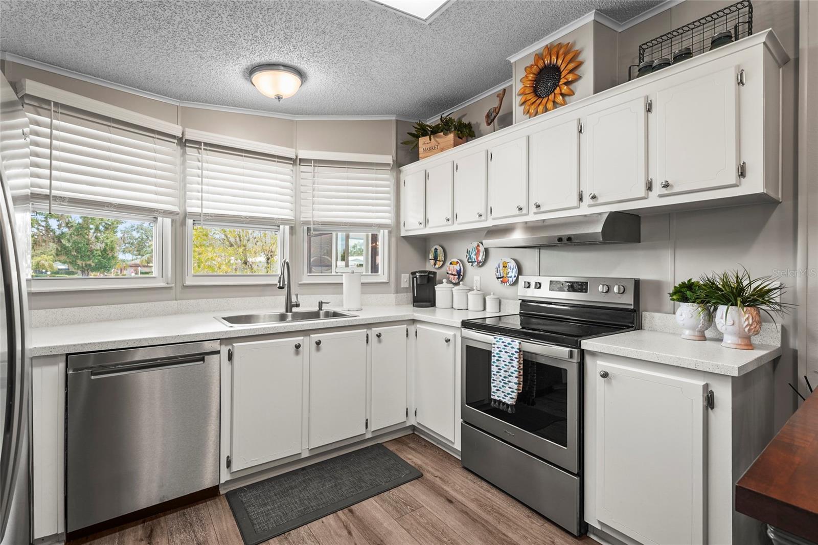 Image 5 of 82 For 8470 Imperial Circle