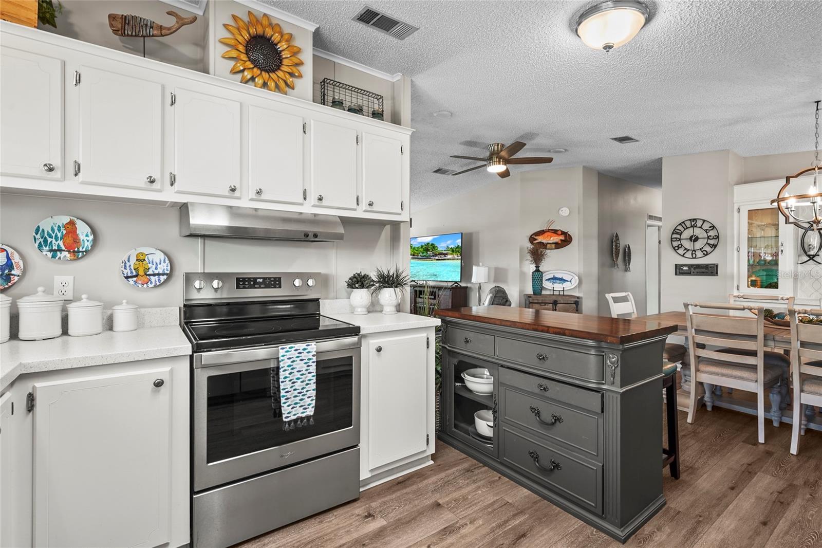 Image 8 of 82 For 8470 Imperial Circle