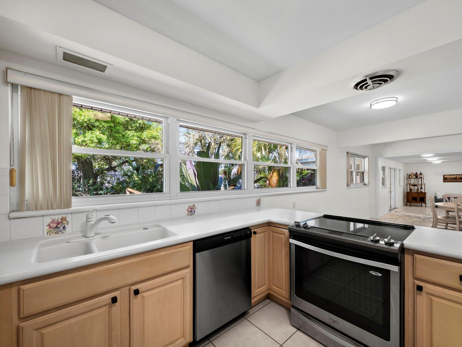 Image 28 of 49 For 4808 Riverwood Avenue