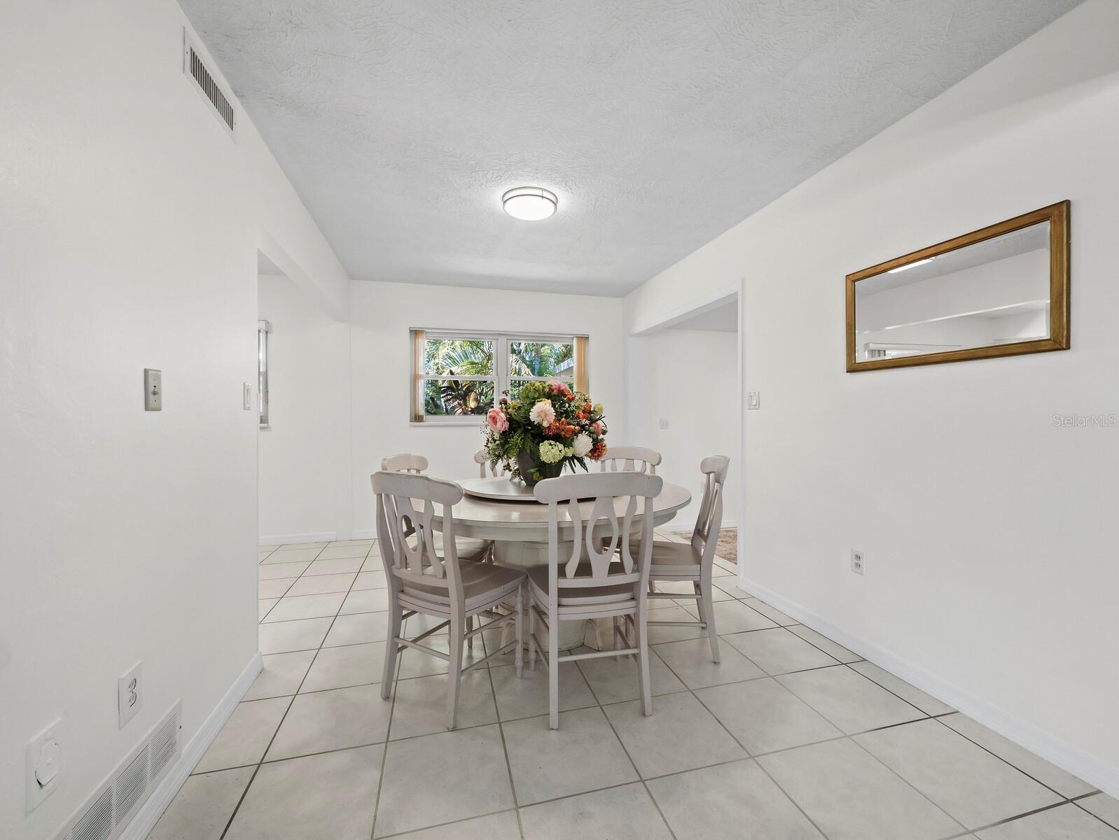 Image 33 of 49 For 4808 Riverwood Avenue