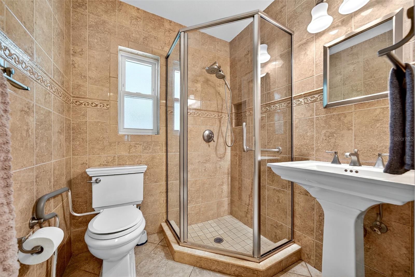 Image 40 of 49 For 4808 Riverwood Avenue