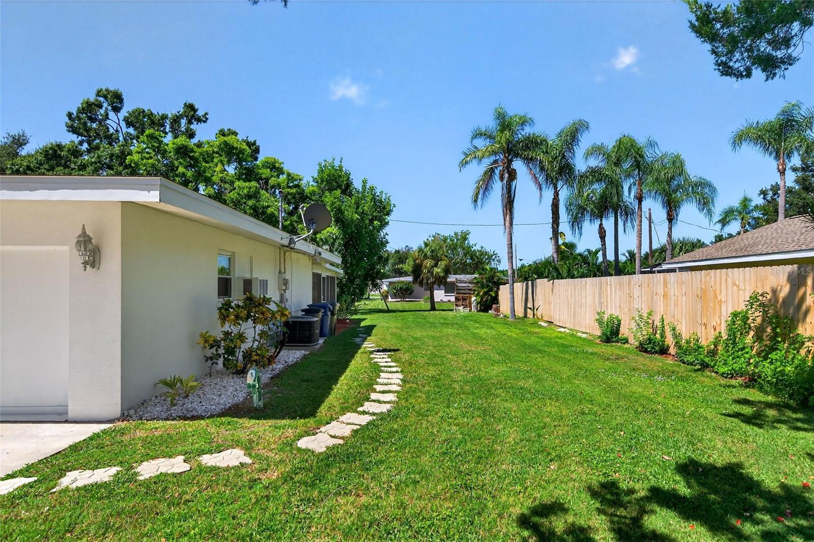 Image 7 of 49 For 4808 Riverwood Avenue