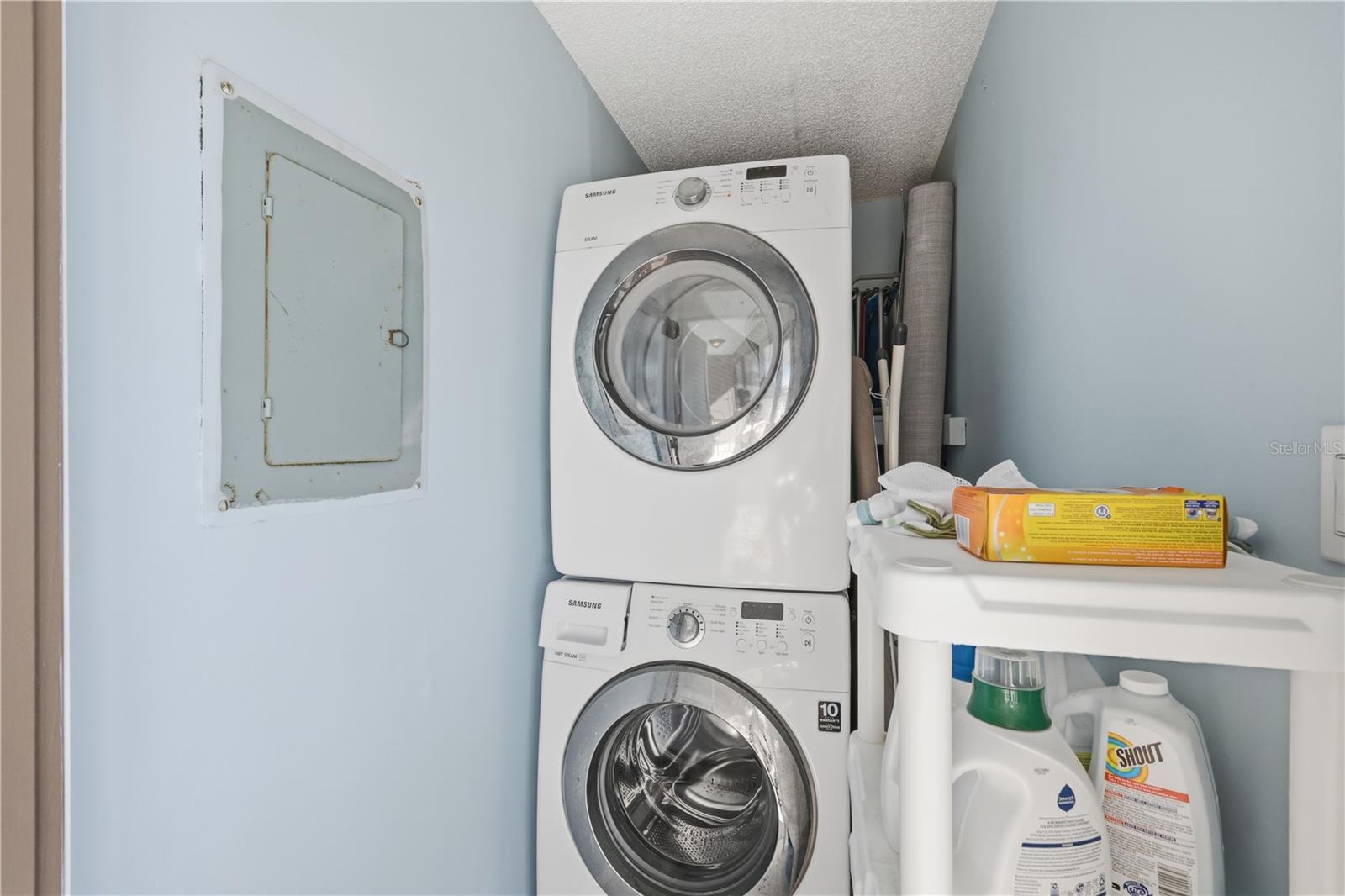 Image 27 of 48 For 600 Manatee Avenue 210