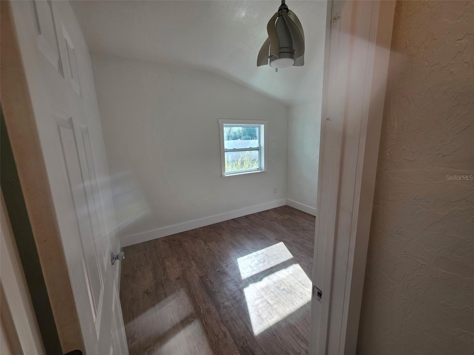 Image 19 of 20 For 503 Olive Avenue