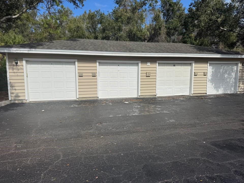 Image 14 of 18 For 8905 Manor Loop 108