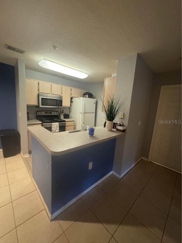 Image 5 of 18 For 8905 Manor Loop 108