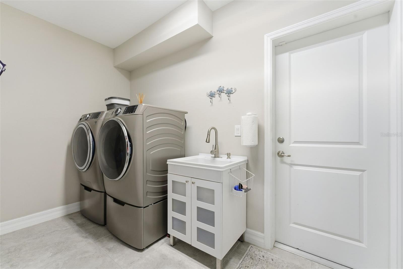 Image 33 of 63 For 2115 17th Place