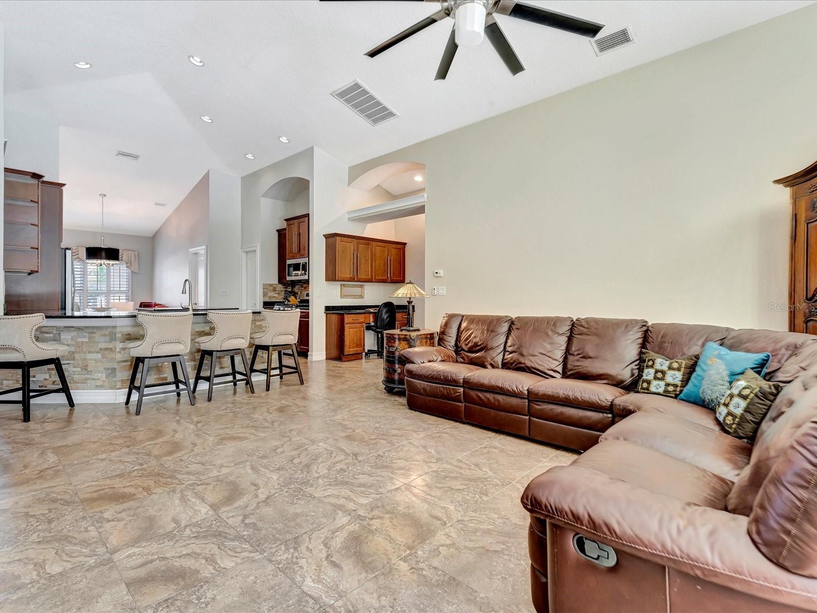 Image 27 of 58 For 4731 Balboa Park Loop W