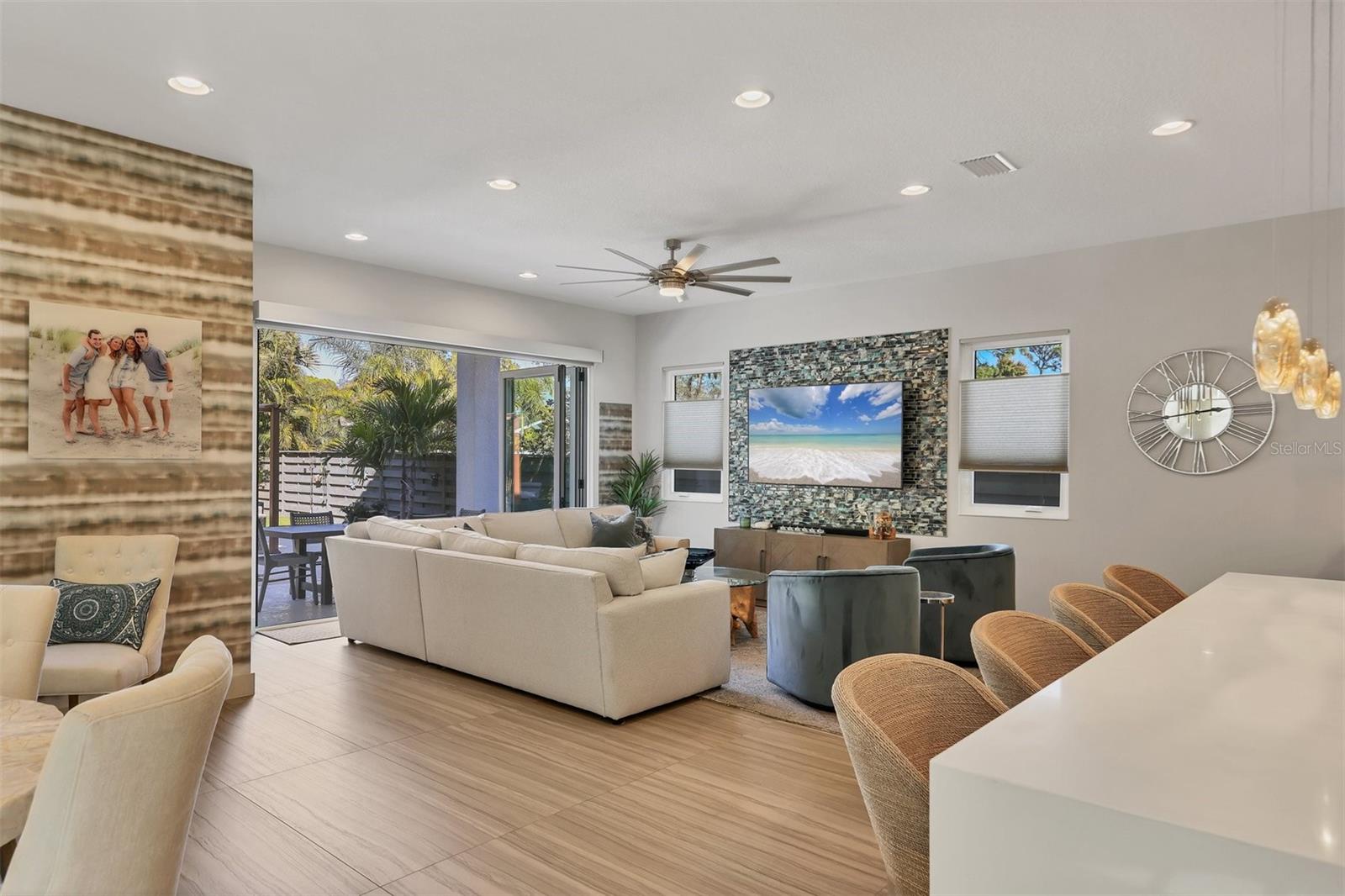 Image 7 of 39 For 2323 Pine Terrace