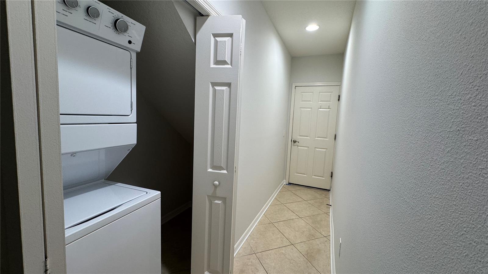 Image 12 of 16 For 7338 Skybird Road 413