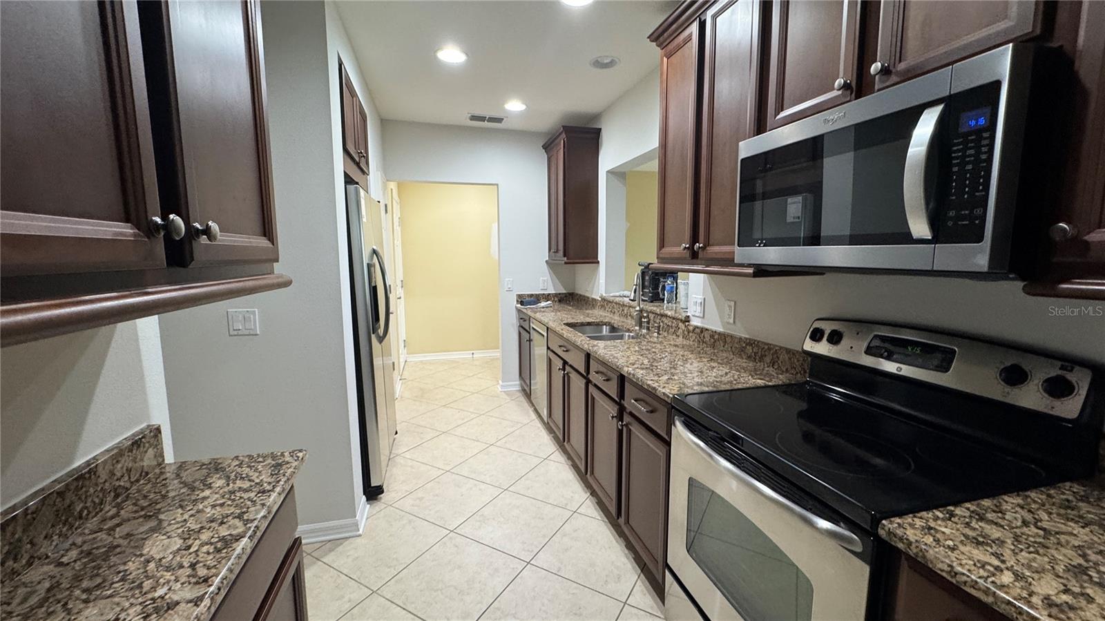 Image 3 of 16 For 7338 Skybird Road 413