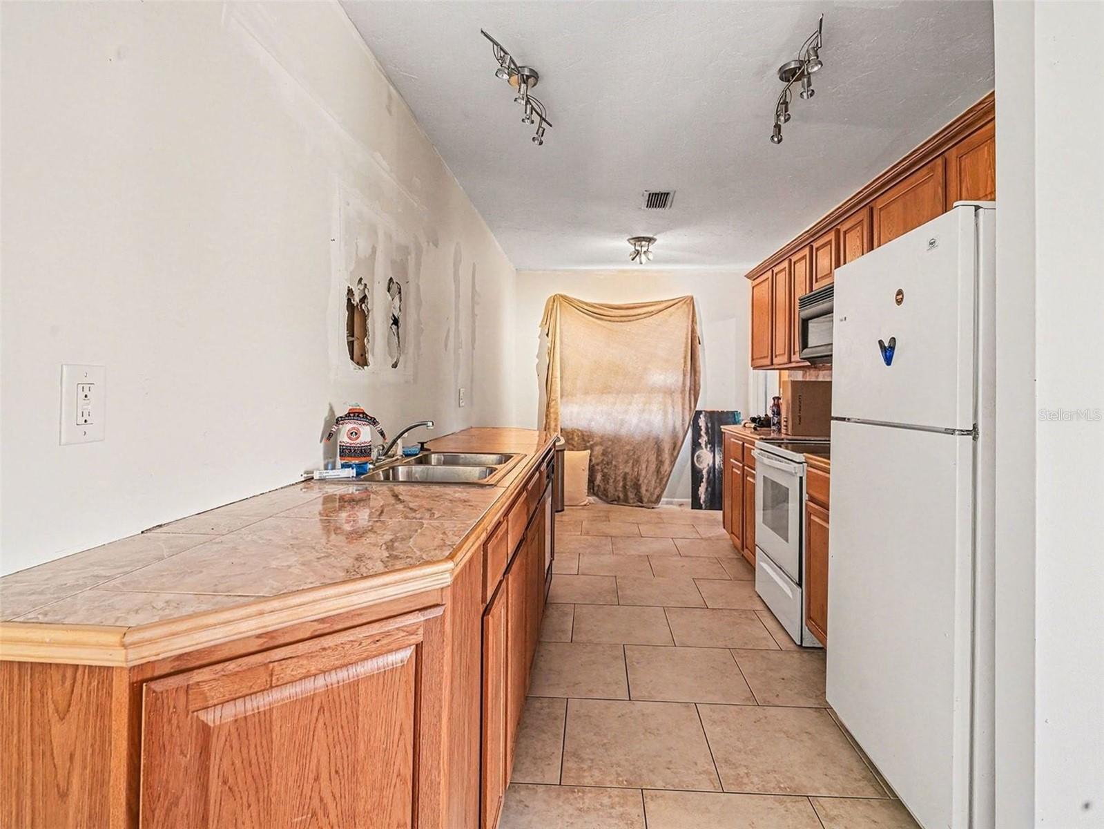 Image 5 of 12 For 3807 Chinaberry Road