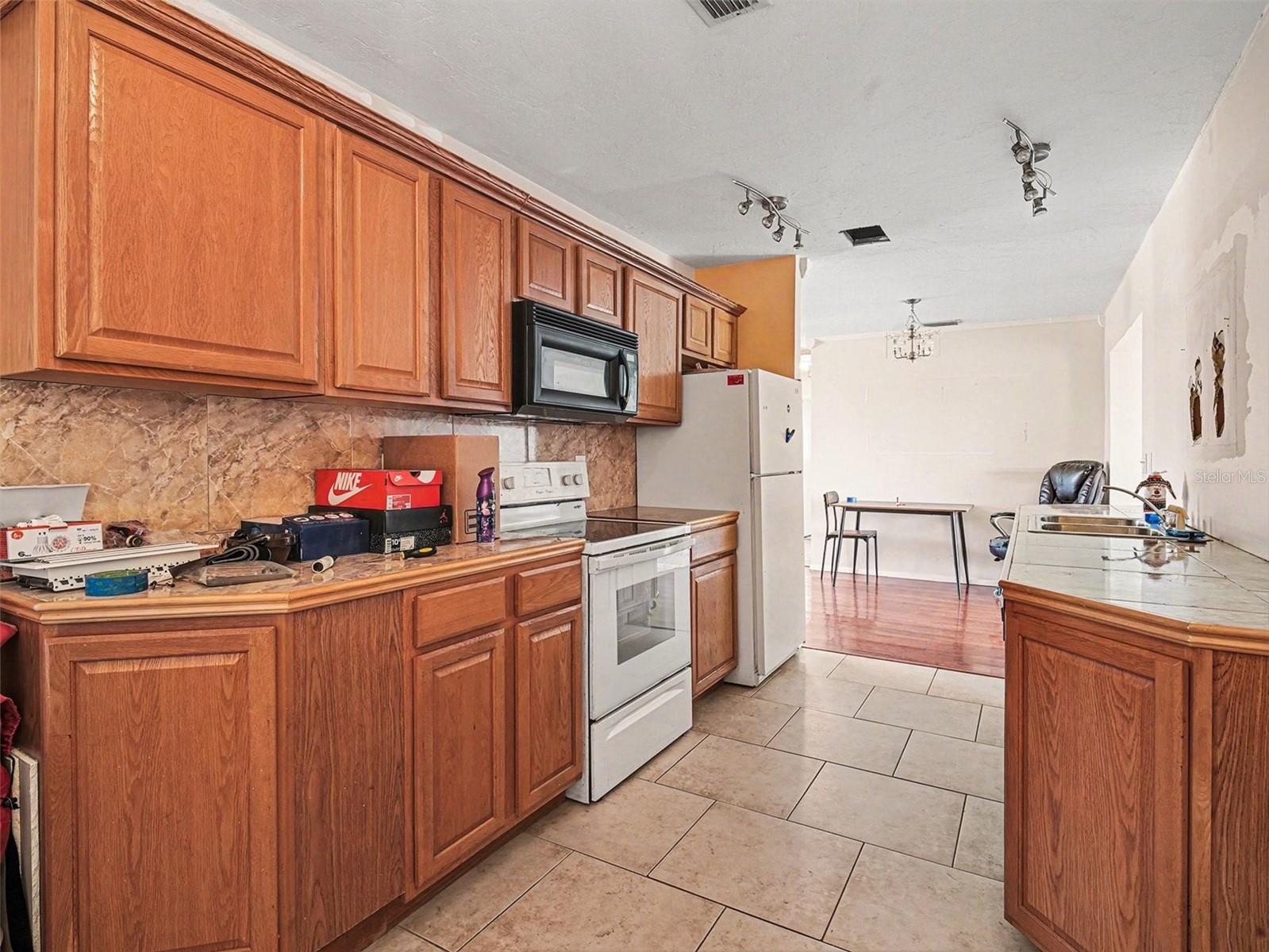 Image 6 of 12 For 3807 Chinaberry Road