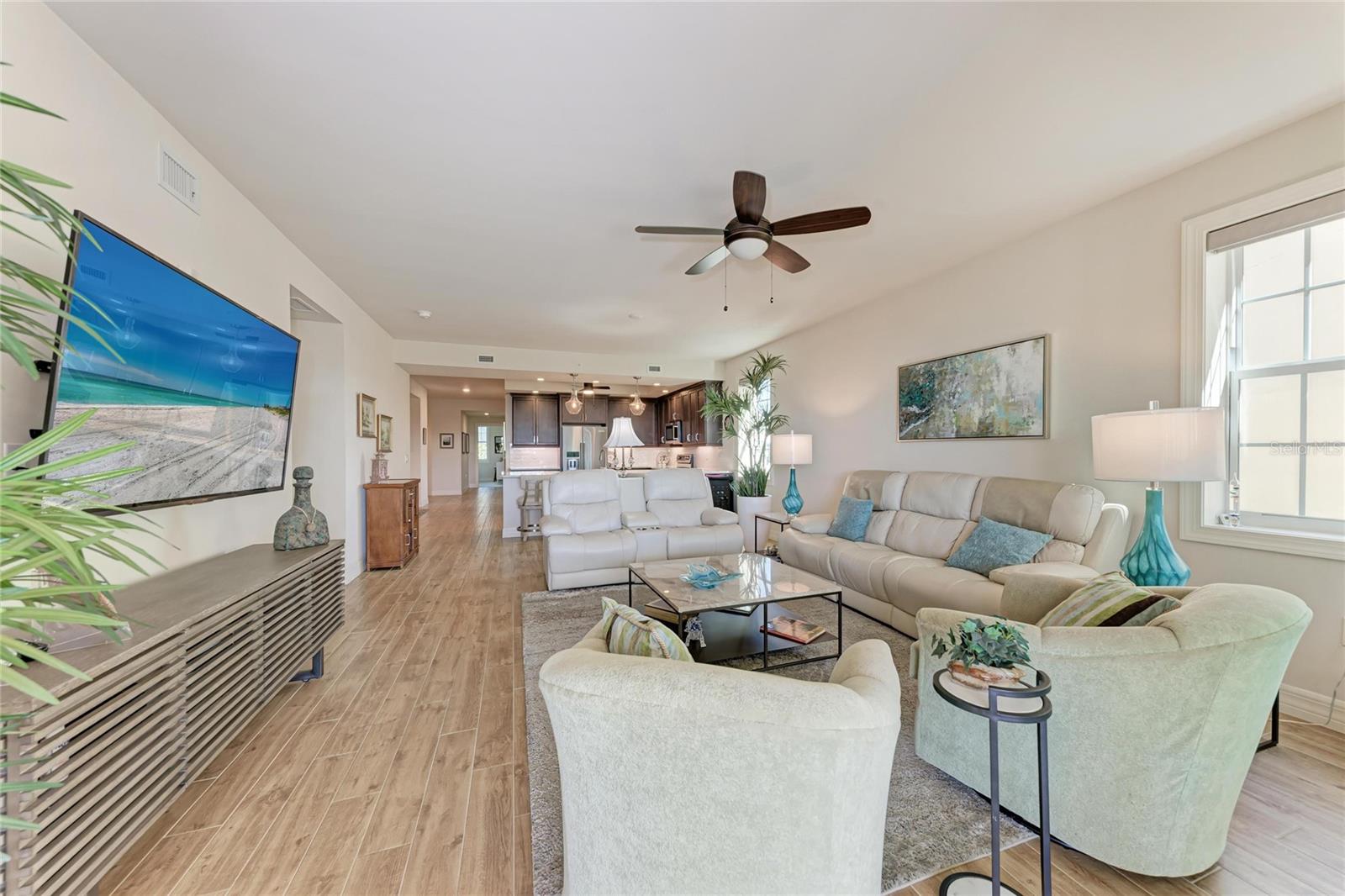 Image 10 of 58 For 250 Hidden Bay Drive 301